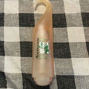 Avon Naturals Gardenia Shower Gel.